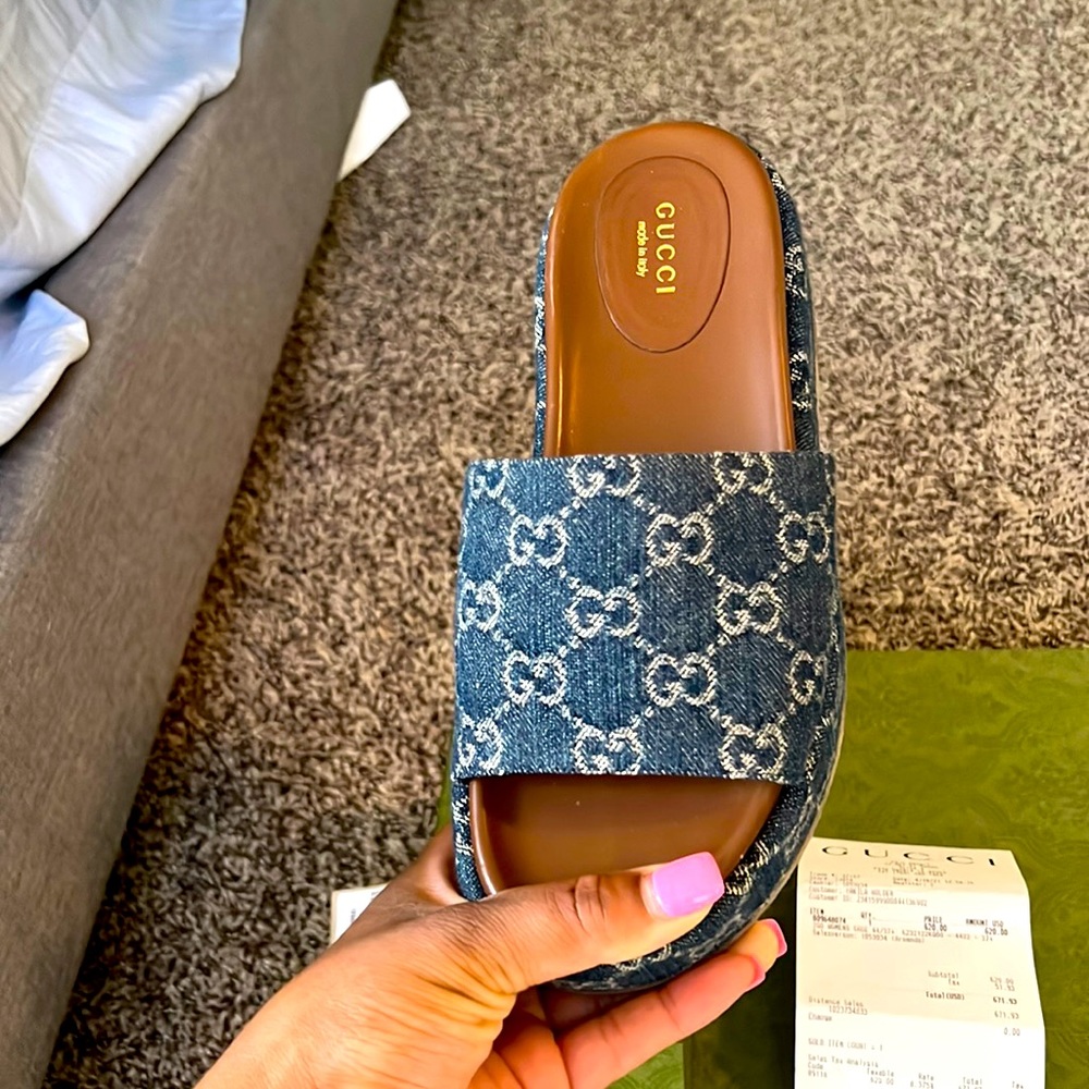 Authentic gucci sandals only worn on 3 occasions receipt box and dust bag